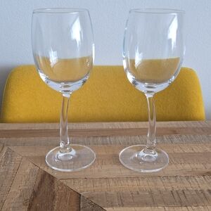 JP Curved Clear Wine Glass Set  Of 2- Elegant Stemware for Home Dining